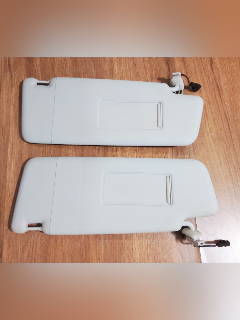 Volkswagen Passat 2017 Sun Visors. 2